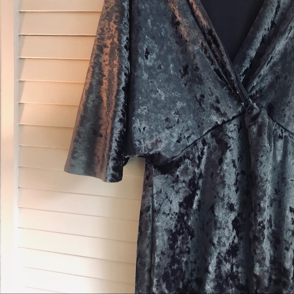 The Vanity Room Dress - Picture 4 of 7